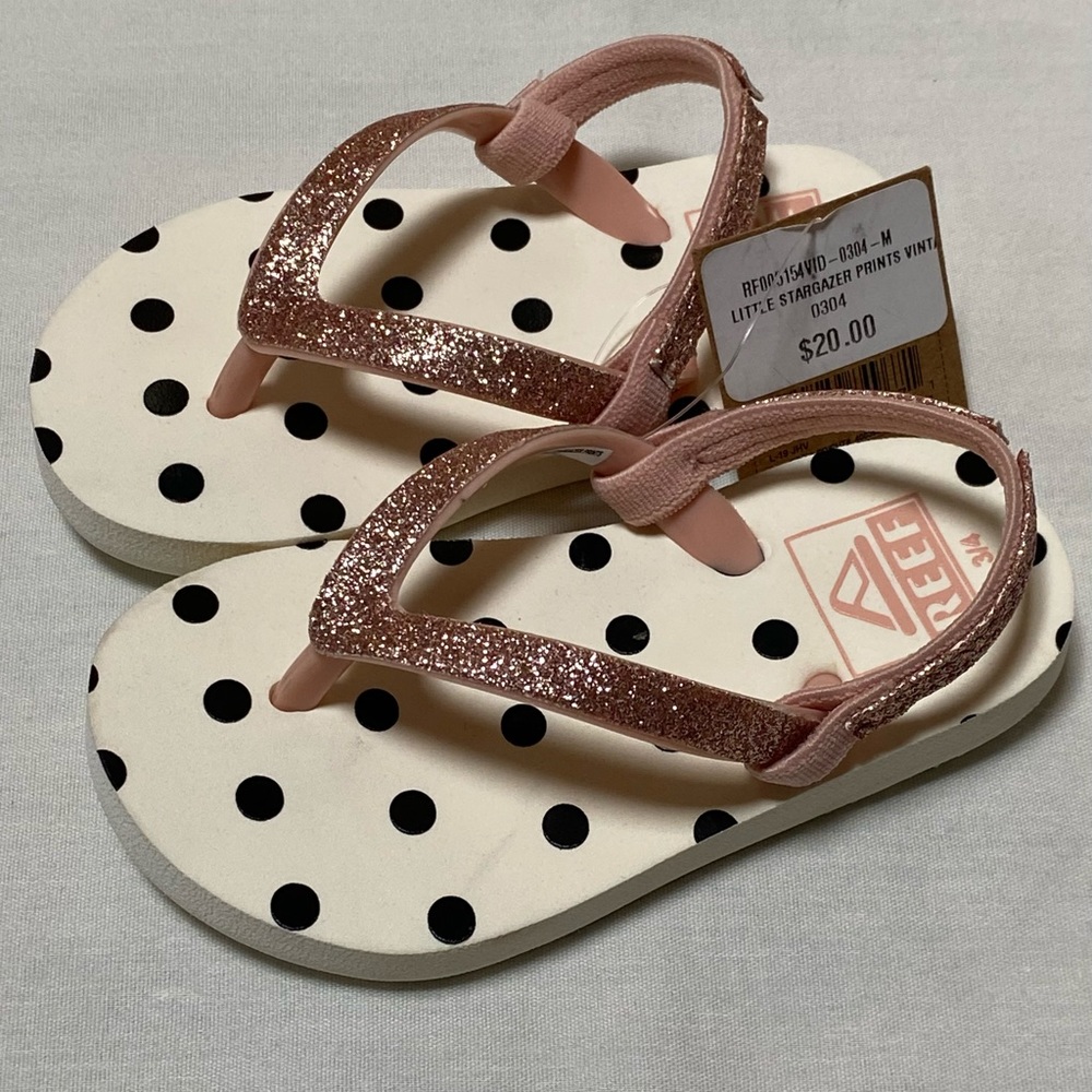 NWT Baby girls Reef flip flops, SIZE 3/4